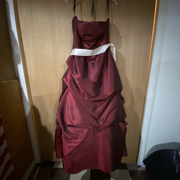 Bill Levkoff Dress Burgundy/Red with Belt - Picture 2 of 8